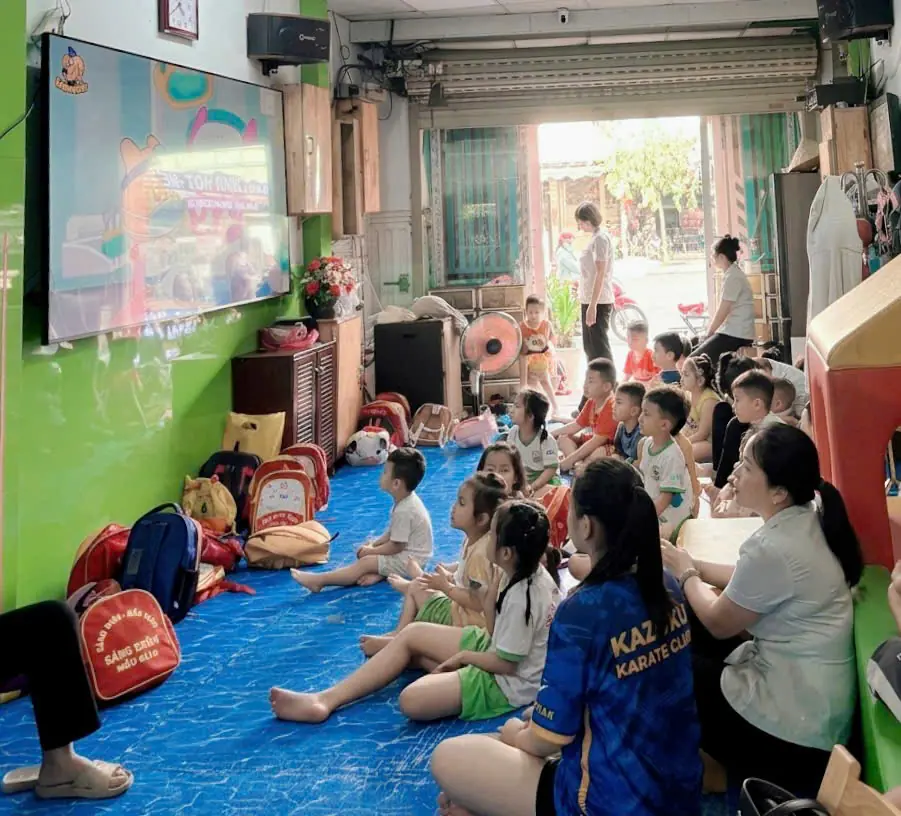 LỚP MẦM NON ÚT CƯNG