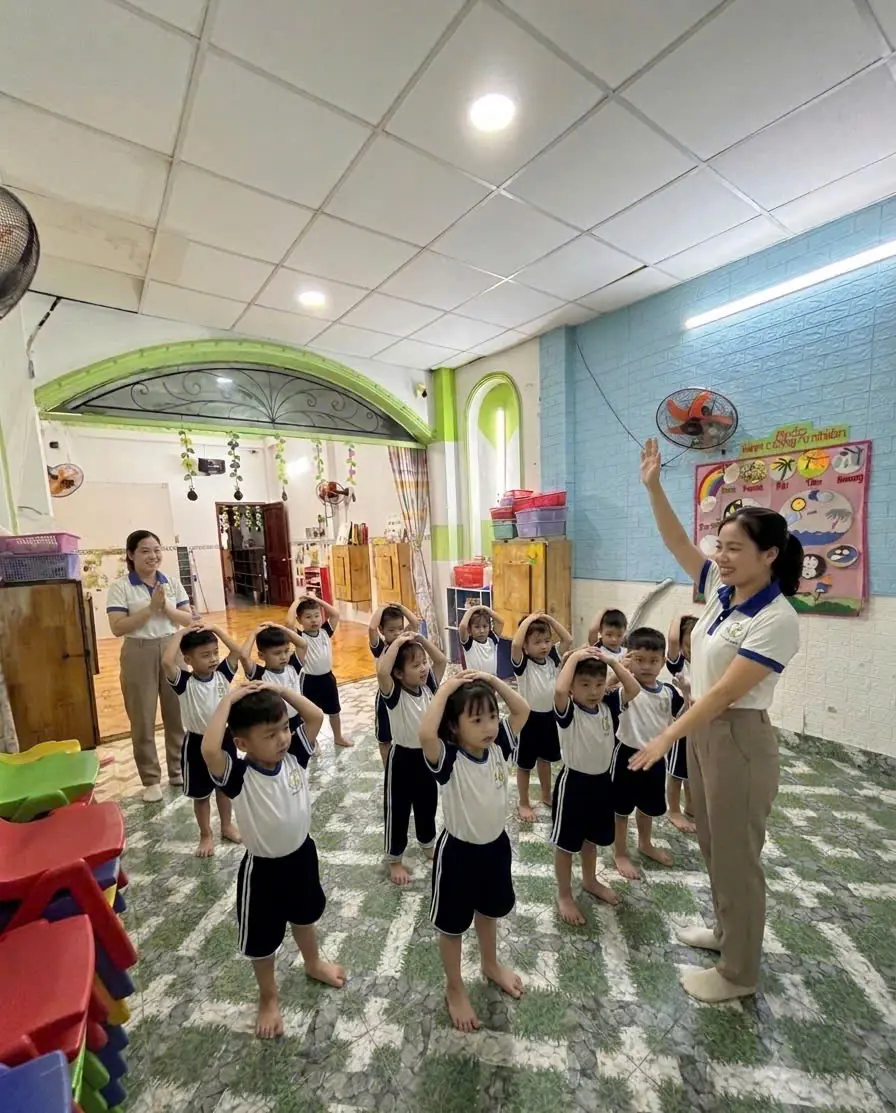 LỚP MẦM NON ÚT CƯNG
